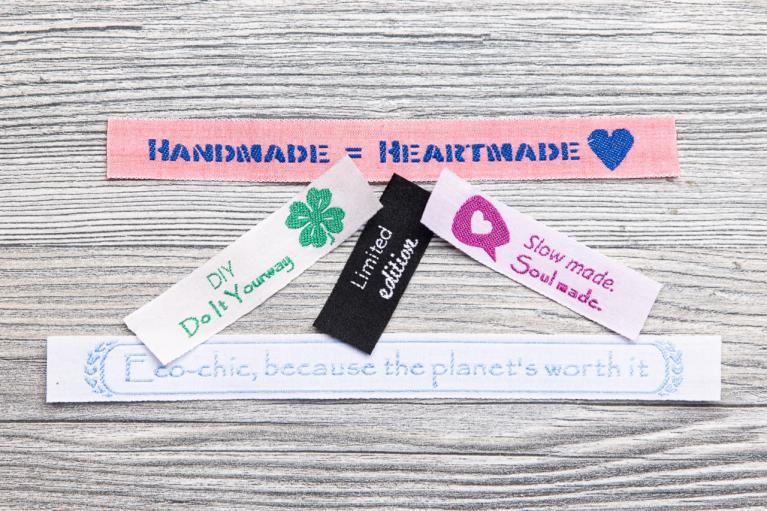 Zestaw tekstylnych etykiet \"Ulubionymi hasłami\" (Nr artykułu 8511)